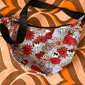 Baggu Snoopy Medium Crescent